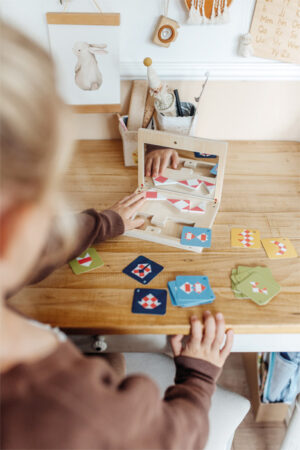 Jeu de Géométrie et Symétrie "Miroir Tangram" - Boîte Magnétique